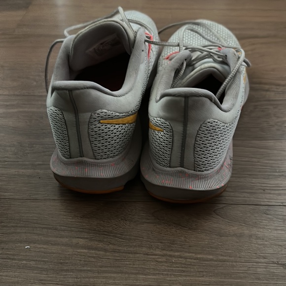 Nike? - Picture 3 of 5